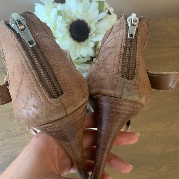 Carlos Santana 7 1/2 Tan Heel - Picture 6 of 8